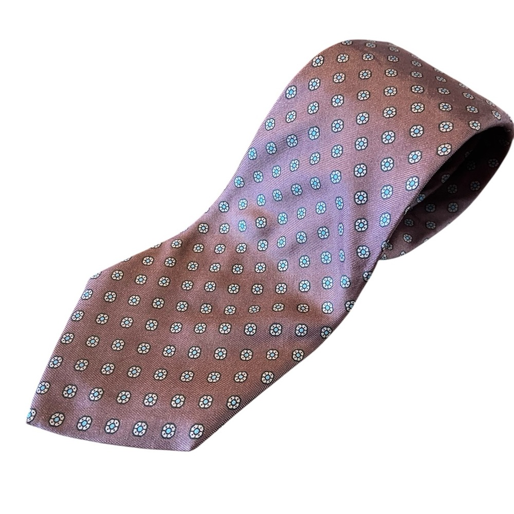 Sophisticated Brown Silk Tie with Geometric Pattern